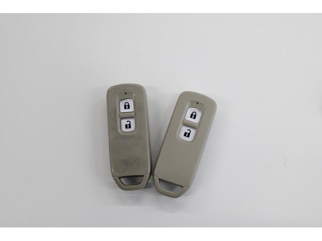 鍵はスマートキータイプとなっております！！カバンやポケットに鍵を入れたままエンジンスタート・ストップ可能です♪