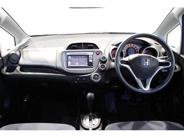 フィット Gスマートセレクション ワンオーナー 純正ナビ バックカメラ ETC HIDライト スマートキー CD SD USB エアバック Wエアーバック 記録簿 パワーウィンドウ 1オーナー車 ABS パワステ エアコン ECON(8枚目)