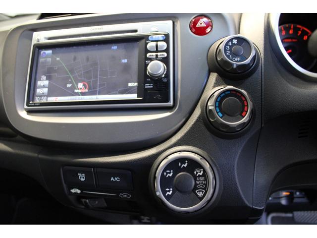 フィット Gスマートセレクション ワンオーナー 純正ナビ バックカメラ ETC HIDライト スマートキー CD SD USB エアバック Wエアーバック 記録簿 パワーウィンドウ 1オーナー車 ABS パワステ エアコン ECON(9枚目)