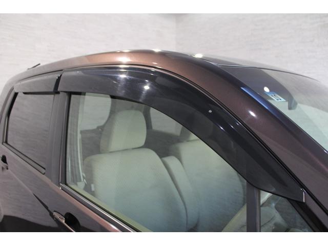 ドアバイザーが装備されておりますので雨の日も少し窓を開けて換気可能です♪