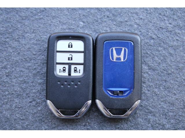 ステップワゴンスパーダ スパーダハイブリッドG・EXホンダセンシング 純正ナビ フルセグ マルチビューカメラ ドラレコ 両側電動スライドドア 電子パーキング 純正アルミ スマートキー LEDヘッドライト Wエアコン 衝突軽減ブレーキ フルオートエアコン キーフリー(40枚目)