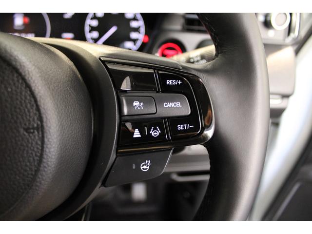 ヴェゼル ｅ：ＨＥＶＺ　ワンオーナー　フルセグ　バックカメラ　メモリーナビ　シートヒーター　ステアリングヒーター　コーナーセンサー　ブラインドスポットモニター　純正アルミ　衝突回避支援ブレーキ機能　１オナ　スマキ　エアバッグ（13枚目）