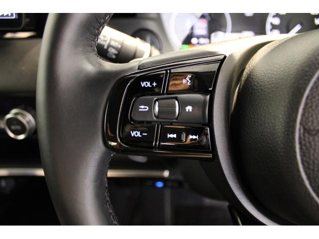 ヴェゼル ｅ：ＨＥＶＺ　ワンオーナー　フルセグ　バックカメラ　メモリーナビ　シートヒーター　ステアリングヒーター　コーナーセンサー　ブラインドスポットモニター　純正アルミ　衝突回避支援ブレーキ機能　１オナ　スマキ　エアバッグ（14枚目）