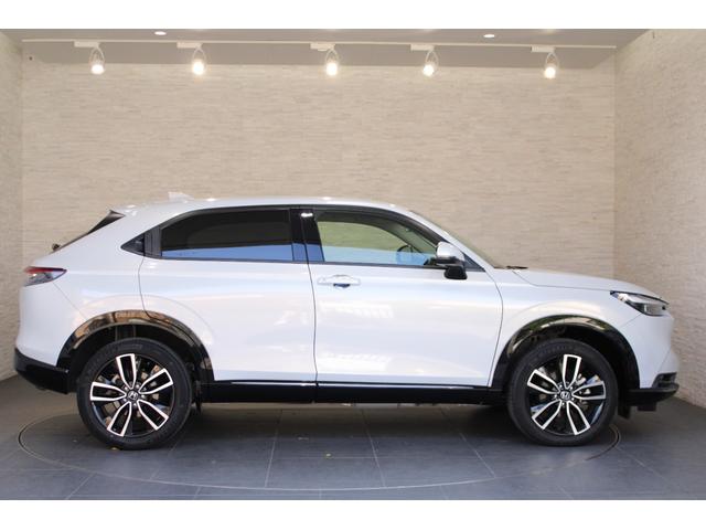 ヴェゼル ｅ：ＨＥＶＺ　ワンオーナー　フルセグ　バックカメラ　メモリーナビ　シートヒーター　ステアリングヒーター　コーナーセンサー　ブラインドスポットモニター　純正アルミ　衝突回避支援ブレーキ機能　１オナ　スマキ　エアバッグ（29枚目）