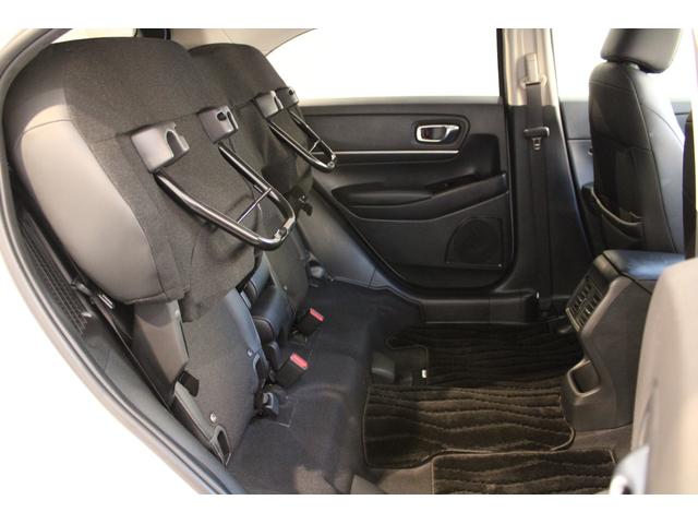 ヴェゼル ｅ：ＨＥＶＺ　ワンオーナー　フルセグ　バックカメラ　メモリーナビ　シートヒーター　ステアリングヒーター　コーナーセンサー　ブラインドスポットモニター　純正アルミ　衝突回避支援ブレーキ機能　１オナ　スマキ　エアバッグ（31枚目）