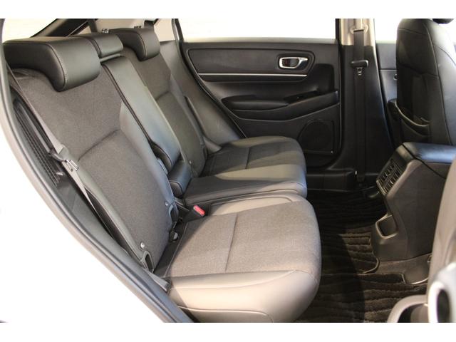 ヴェゼル ｅ：ＨＥＶＺ　ワンオーナー　フルセグ　バックカメラ　メモリーナビ　シートヒーター　ステアリングヒーター　コーナーセンサー　ブラインドスポットモニター　純正アルミ　衝突回避支援ブレーキ機能　１オナ　スマキ　エアバッグ（32枚目）