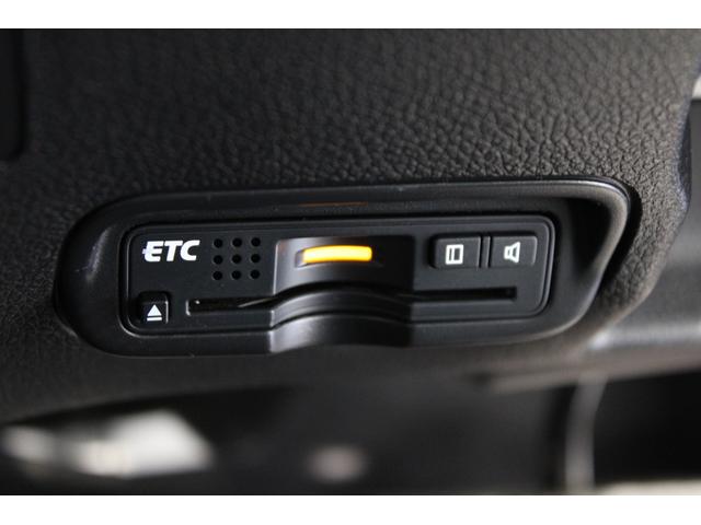 ヴェゼル ハイブリッドＺ　純正オーディオ　バックカメラ　シートヒーター　ＥＴＣ　クルコン　パドルシフト　純正アルミ　Ｒカメ　スマキー　ＬＥＤランプ　ＵＳＢ　シ－トヒ－タ－　サイドカーテンエアバック　運転席助手席エアバッグ（5枚目）