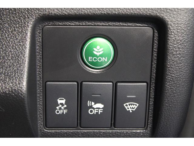 ヴェゼル ハイブリッドＺ　純正オーディオ　バックカメラ　シートヒーター　ＥＴＣ　クルコン　パドルシフト　純正アルミ　Ｒカメ　スマキー　ＬＥＤランプ　ＵＳＢ　シ－トヒ－タ－　サイドカーテンエアバック　運転席助手席エアバッグ（11枚目）