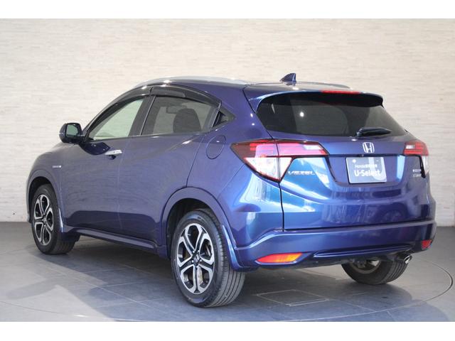 ヴェゼル ハイブリッドＺ　純正オーディオ　バックカメラ　シートヒーター　ＥＴＣ　クルコン　パドルシフト　純正アルミ　Ｒカメ　スマキー　ＬＥＤランプ　ＵＳＢ　シ－トヒ－タ－　サイドカーテンエアバック　運転席助手席エアバッグ（16枚目）