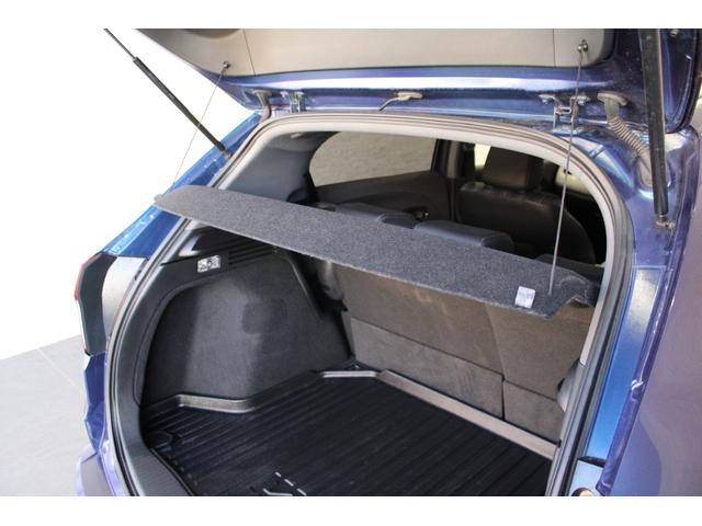 ヴェゼル ハイブリッドＺ　純正オーディオ　バックカメラ　シートヒーター　ＥＴＣ　クルコン　パドルシフト　純正アルミ　Ｒカメ　スマキー　ＬＥＤランプ　ＵＳＢ　シ－トヒ－タ－　サイドカーテンエアバック　運転席助手席エアバッグ（18枚目）