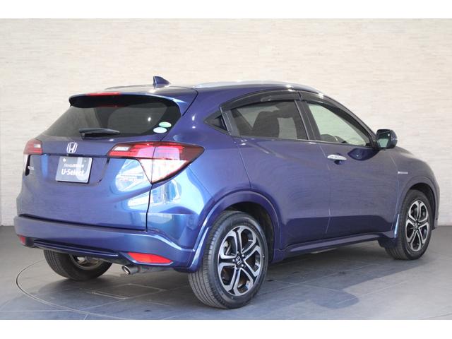 ヴェゼル ハイブリッドＺ　純正オーディオ　バックカメラ　シートヒーター　ＥＴＣ　クルコン　パドルシフト　純正アルミ　Ｒカメ　スマキー　ＬＥＤランプ　ＵＳＢ　シ－トヒ－タ－　サイドカーテンエアバック　運転席助手席エアバッグ（22枚目）