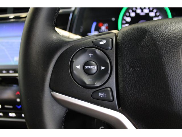 シャトル ハイブリッドＺホンダセンシング　純正ナビ　フルセグ　バックカメラ　ＥＴＣ　シートヒーター　パドルシフト　デュアルエアコン　Ｂｌｕｅｔｏｏｔｈ　純正アルミ　衝突軽減　カーテンエアバック　ＬＥＤライト　イモビ　Ｂカメラ　クルコン　ＤＶＤ（8枚目）