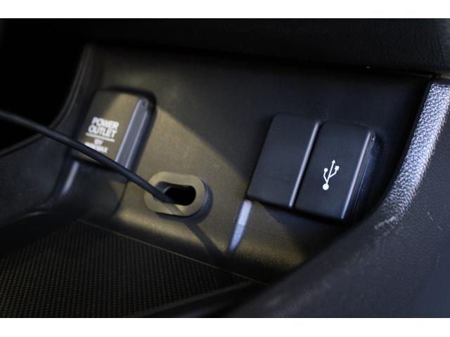 シャトル ハイブリッドＺホンダセンシング　純正ナビ　フルセグ　バックカメラ　ＥＴＣ　シートヒーター　パドルシフト　デュアルエアコン　Ｂｌｕｅｔｏｏｔｈ　純正アルミ　衝突軽減　カーテンエアバック　ＬＥＤライト　イモビ　Ｂカメラ　クルコン　ＤＶＤ（13枚目）