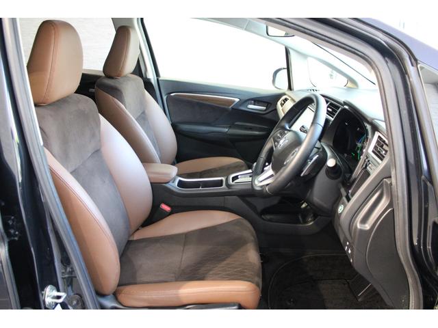 シャトル ハイブリッドＺホンダセンシング　純正ナビ　フルセグ　バックカメラ　ＥＴＣ　シートヒーター　パドルシフト　デュアルエアコン　Ｂｌｕｅｔｏｏｔｈ　純正アルミ　衝突軽減　カーテンエアバック　ＬＥＤライト　イモビ　Ｂカメラ　クルコン　ＤＶＤ（15枚目）