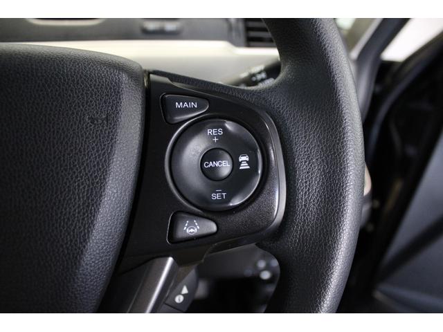 クルーズコントロールが装備されており、速度設定をするだけで一定の速度で走行が可能！一定速度の走行なので燃費の向上やアクセルペダルを踏む必要が無いので長距離ドライブが快適になります！