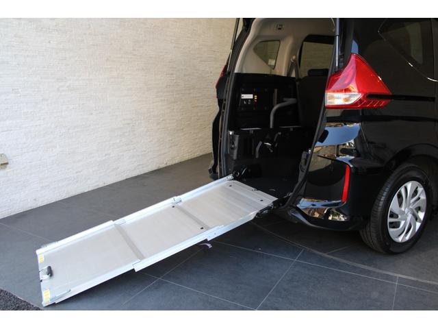 スロープは３段階に伸びるので傾斜も少なく乗せやすいです♪