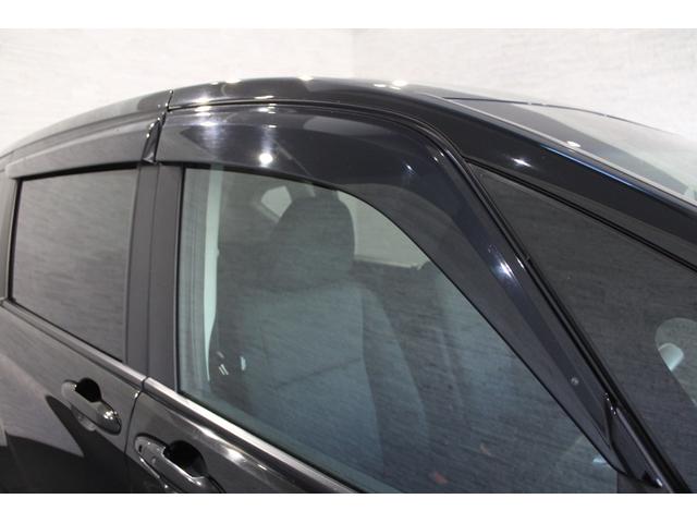 ドアバイザーが装備されておりますので雨の日も少し窓を開けて換気可能です♪