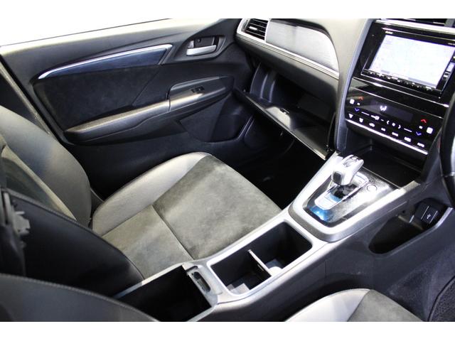 小物置きや収納も充実しております！！