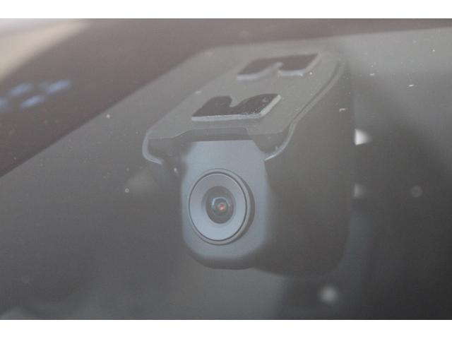 ヴェゼル ｅ：ＨＥＶＺ　衝突回避支援ブレーキ機能　１オナ　スマキ　Ｐトランク　フルオートエアコン　Ｄレコ　エアバッグ　両席エアバック　Ｒカメ　記録簿付　パワーウィンドウ　ＬＥＤランプ　ソナー　アルミホイール　クルーズＣ（8枚目）