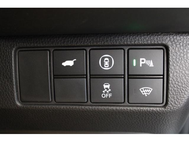 ヴェゼル ｅ：ＨＥＶＺ　衝突回避支援ブレーキ機能　１オナ　スマキ　Ｐトランク　フルオートエアコン　Ｄレコ　エアバッグ　両席エアバック　Ｒカメ　記録簿付　パワーウィンドウ　ＬＥＤランプ　ソナー　アルミホイール　クルーズＣ（17枚目）