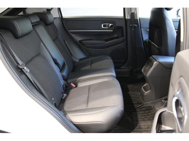 ヴェゼル ｅ：ＨＥＶＺ　衝突回避支援ブレーキ機能　１オナ　スマキ　Ｐトランク　フルオートエアコン　Ｄレコ　エアバッグ　両席エアバック　Ｒカメ　記録簿付　パワーウィンドウ　ＬＥＤランプ　ソナー　アルミホイール　クルーズＣ（20枚目）