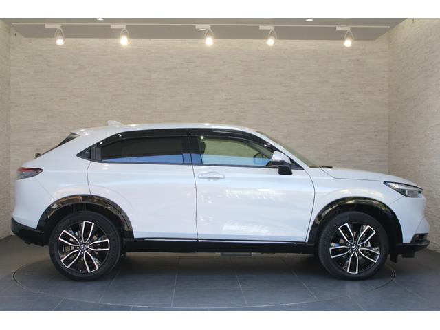 ヴェゼル ｅ：ＨＥＶＺ　衝突回避支援ブレーキ機能　１オナ　スマキ　Ｐトランク　フルオートエアコン　Ｄレコ　エアバッグ　両席エアバック　Ｒカメ　記録簿付　パワーウィンドウ　ＬＥＤランプ　ソナー　アルミホイール　クルーズＣ（32枚目）