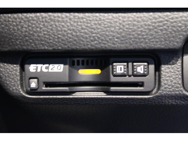 シビック ＬＸ　リアスポイラー　ＥＴＣ２．０　純正ナビ　バックカメラ　フロントエアロ　純正アルミホイール　フルセグＴＶ　Ｂｌｕｅｔｏｏｔｈ　パドルシフト　コーナーセンサー　レーダークルーズコントロール　リアカメラ（9枚目）
