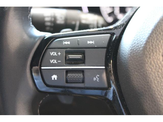 シビック ＬＸ　リアスポイラー　ＥＴＣ２．０　純正ナビ　バックカメラ　フロントエアロ　純正アルミホイール　フルセグＴＶ　Ｂｌｕｅｔｏｏｔｈ　パドルシフト　コーナーセンサー　レーダークルーズコントロール　リアカメラ（11枚目）