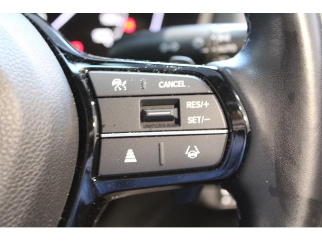 シビック ＬＸ　リアスポイラー　ＥＴＣ２．０　純正ナビ　バックカメラ　フロントエアロ　純正アルミホイール　フルセグＴＶ　Ｂｌｕｅｔｏｏｔｈ　パドルシフト　コーナーセンサー　レーダークルーズコントロール　リアカメラ（12枚目）