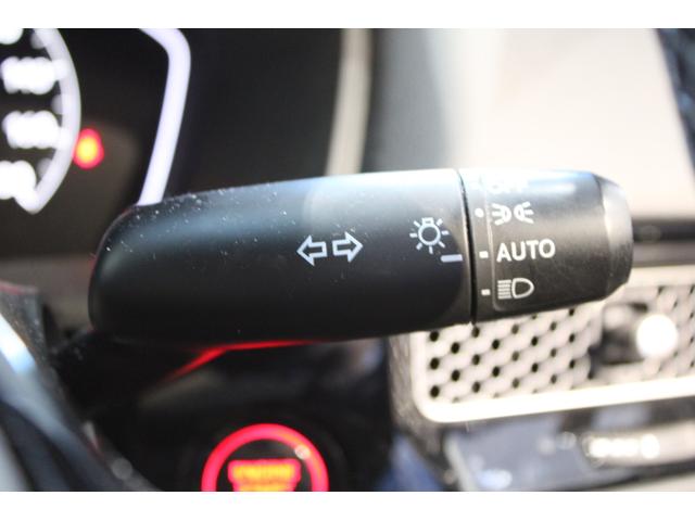 シビック ＬＸ　リアスポイラー　ＥＴＣ２．０　純正ナビ　バックカメラ　フロントエアロ　純正アルミホイール　フルセグＴＶ　Ｂｌｕｅｔｏｏｔｈ　パドルシフト　コーナーセンサー　レーダークルーズコントロール　リアカメラ（14枚目）