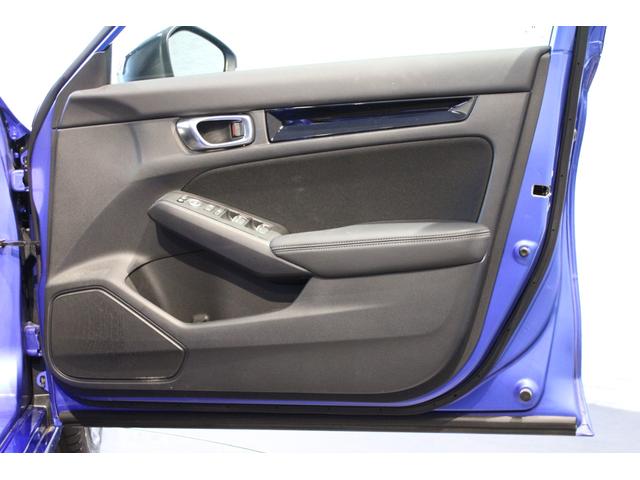 シビック ＬＸ　リアスポイラー　ＥＴＣ２．０　純正ナビ　バックカメラ　フロントエアロ　純正アルミホイール　フルセグＴＶ　Ｂｌｕｅｔｏｏｔｈ　パドルシフト　コーナーセンサー　レーダークルーズコントロール　リアカメラ（19枚目）