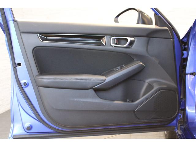 シビック ＬＸ　リアスポイラー　ＥＴＣ２．０　純正ナビ　バックカメラ　フロントエアロ　純正アルミホイール　フルセグＴＶ　Ｂｌｕｅｔｏｏｔｈ　パドルシフト　コーナーセンサー　レーダークルーズコントロール　リアカメラ（21枚目）
