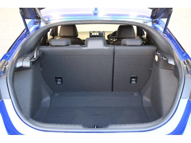 シビック ＬＸ　リアスポイラー　ＥＴＣ２．０　純正ナビ　バックカメラ　フロントエアロ　純正アルミホイール　フルセグＴＶ　Ｂｌｕｅｔｏｏｔｈ　パドルシフト　コーナーセンサー　レーダークルーズコントロール　リアカメラ（26枚目）