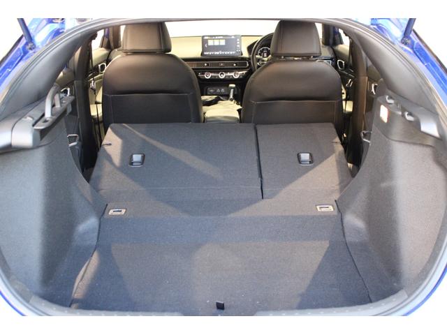 シビック ＬＸ　リアスポイラー　ＥＴＣ２．０　純正ナビ　バックカメラ　フロントエアロ　純正アルミホイール　フルセグＴＶ　Ｂｌｕｅｔｏｏｔｈ　パドルシフト　コーナーセンサー　レーダークルーズコントロール　リアカメラ（27枚目）