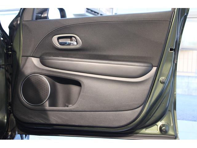 ヴェゼル ハイブリッドＺ・ホンダセンシング　純正ナビ　バックカメラ　フルセグＴＶ　前方ドラレコ　オートライト　オートワイパー　パドルシフト　オートパーキングホールド　ＥＴＣ　純正アルミホイール　レーダーサポート　ＤＶＤ再生機能　バックアイカメラ（8枚目）