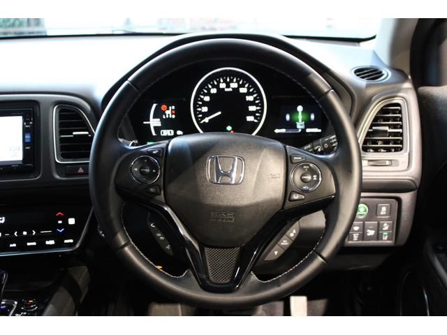 ヴェゼル ハイブリッドＺ・ホンダセンシング　純正ナビ　バックカメラ　フルセグＴＶ　前方ドラレコ　オートライト　オートワイパー　パドルシフト　オートパーキングホールド　ＥＴＣ　純正アルミホイール　レーダーサポート　ＤＶＤ再生機能　バックアイカメラ（13枚目）