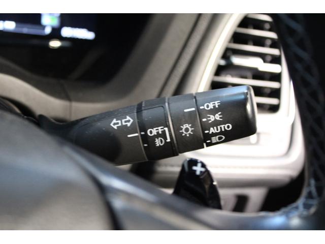 ヴェゼル ハイブリッドＺ・ホンダセンシング　純正ナビ　バックカメラ　フルセグＴＶ　前方ドラレコ　オートライト　オートワイパー　パドルシフト　オートパーキングホールド　ＥＴＣ　純正アルミホイール　レーダーサポート　ＤＶＤ再生機能　バックアイカメラ（17枚目）