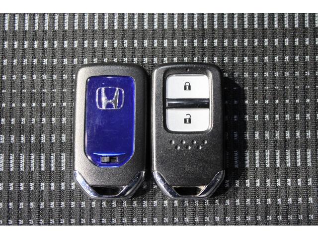 ヴェゼル ハイブリッドＺ・ホンダセンシング　純正ナビ　バックカメラ　フルセグＴＶ　前方ドラレコ　オートライト　オートワイパー　パドルシフト　オートパーキングホールド　ＥＴＣ　純正アルミホイール　レーダーサポート　ＤＶＤ再生機能　バックアイカメラ（25枚目）