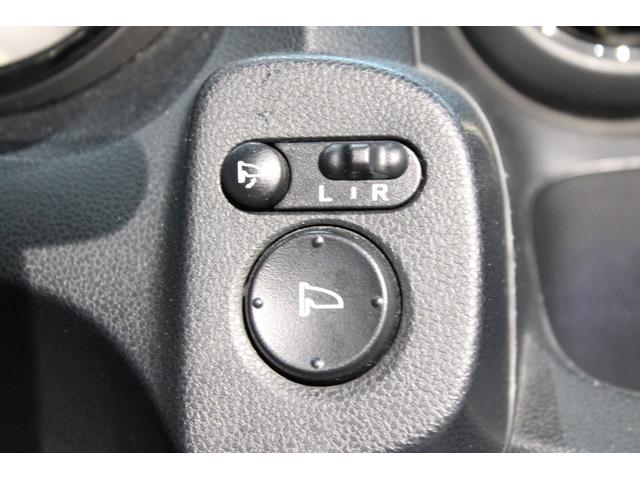 レベライザーも操作しやすい位置に配置されております♪