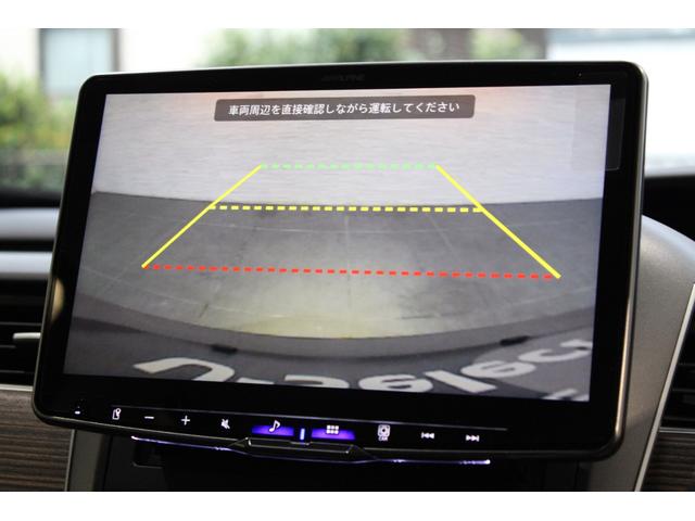 【バックモニター】後ろのカメラの映像をモニターに映し出すことができます！後方の見えない死角や、障害物との距離感をしっかり確認することができます！駐車が苦手な方におすすめです。