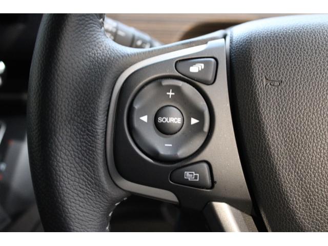 ハンドル左部にオーディオリモコンスイッチが装備されてます！手元で視界をそらさずにボリューム調整・モード切替・選局・曲順スキップなどが可能です！