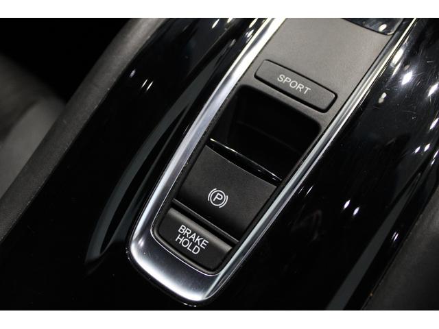 ヴェゼル ハイブリッドZ・ホンダセンシング 雹損害有 純正ナビ 純正ドラレコ ETC フルセグ デュアルエアコン シートヒーター パドルシフト Bluetooth フォグランプ 電子パーキング オートリトラミラー スマートキー レーダーサポート(13枚目)