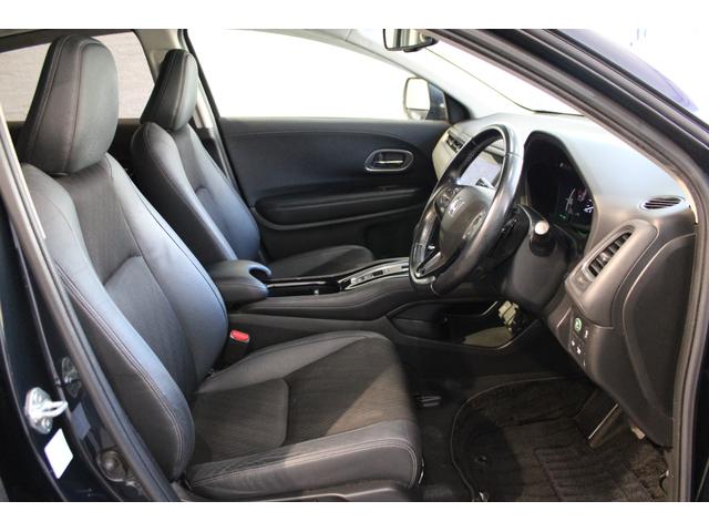 ヴェゼル ハイブリッドZ・ホンダセンシング 雹損害有 純正ナビ 純正ドラレコ ETC フルセグ デュアルエアコン シートヒーター パドルシフト Bluetooth フォグランプ 電子パーキング オートリトラミラー スマートキー レーダーサポート(18枚目)