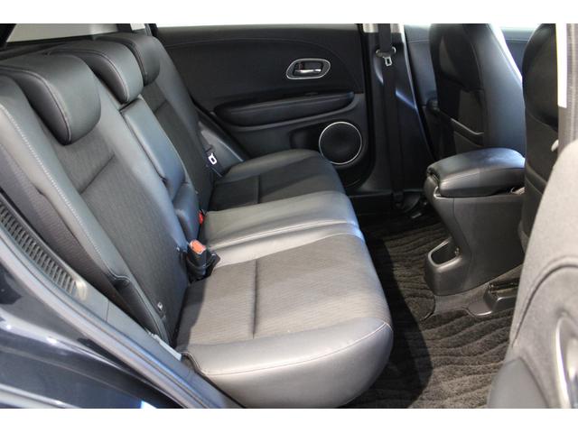 ヴェゼル ハイブリッドZ・ホンダセンシング 雹損害有 純正ナビ 純正ドラレコ ETC フルセグ デュアルエアコン シートヒーター パドルシフト Bluetooth フォグランプ 電子パーキング オートリトラミラー スマートキー レーダーサポート(19枚目)