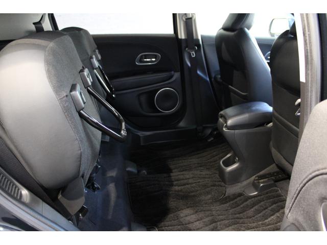 ヴェゼル ハイブリッドZ・ホンダセンシング 雹損害有 純正ナビ 純正ドラレコ ETC フルセグ デュアルエアコン シートヒーター パドルシフト Bluetooth フォグランプ 電子パーキング オートリトラミラー スマートキー レーダーサポート(20枚目)