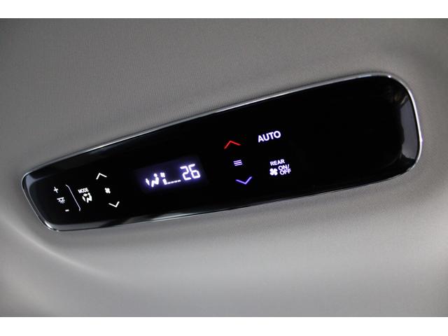 オデッセイハイブリッド ｅ：ＨＥＶアブソルート・ＥＸ　純正１０インチナビ　マルチビューカメラ　ＥＴＣ２．０　フルセグ　ブラインドスポットモニター　パワーシート　シートヒーター　オートリトラミラー　コーナーセンサー　Ｂｌｕｅｔｏｏｔｈ　衝突軽減ブレーキ（12枚目）