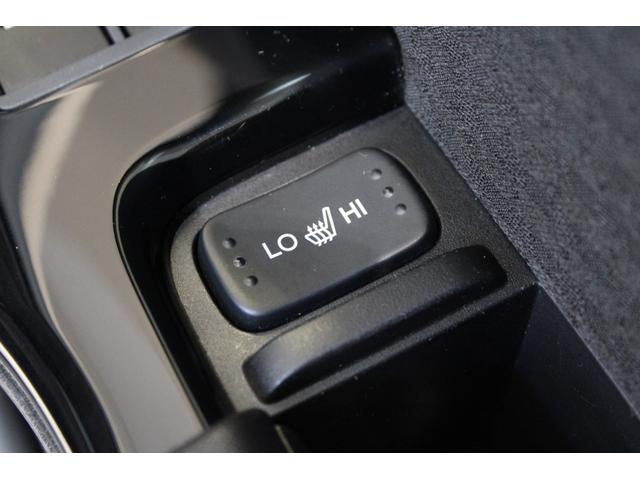 オデッセイハイブリッド ｅ：ＨＥＶアブソルート・ＥＸ　純正１０インチナビ　マルチビューカメラ　ＥＴＣ２．０　フルセグ　ブラインドスポットモニター　パワーシート　シートヒーター　オートリトラミラー　コーナーセンサー　Ｂｌｕｅｔｏｏｔｈ　衝突軽減ブレーキ（13枚目）