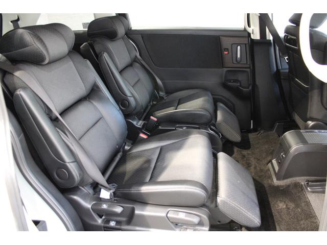 オデッセイハイブリッド ｅ：ＨＥＶアブソルート・ＥＸ　純正１０インチナビ　マルチビューカメラ　ＥＴＣ２．０　フルセグ　ブラインドスポットモニター　パワーシート　シートヒーター　オートリトラミラー　コーナーセンサー　Ｂｌｕｅｔｏｏｔｈ　衝突軽減ブレーキ（21枚目）