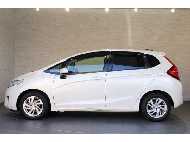 フィット １５Ｘ・Ｌパッケージ　純正ナビ　バックカメラ　フォグライト　ドアバイザー　ＥＴＣ　ステアリングスイッチ　クルーズコントロール　助手席エアバッグ　ＵＳＢ　アイドリングストップ　フルセグＴＶ　スマートキー　フルオートエアコン（20枚目）