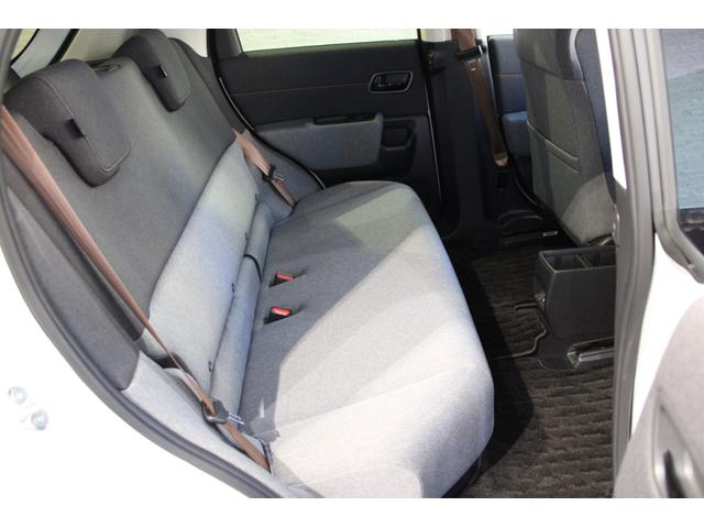 Ｈｏｎｄａ ｅ アドバンス　純正ナビ　マルチビュー　ＥＴＣ２．０　デジタルインナーミラー　パドルシフト　ステアリングヒーター　シートヒーター　フルセグ　Ｂｌｕｅｔｏｏｔｈ　バックカメラ　純正アルミ　ホンダコネクト　ガラスルーフ（22枚目）